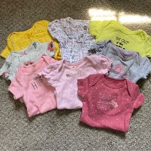 ⭐️Bundle of 8 Newborn girl onesies